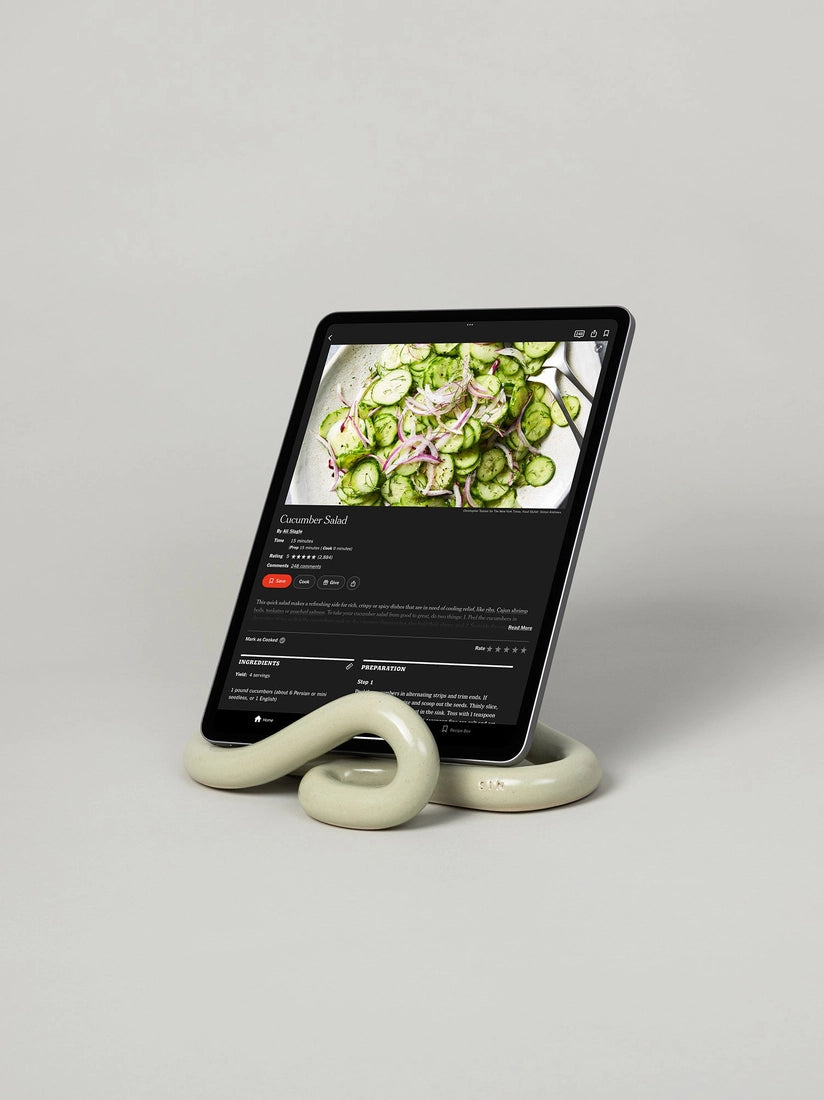 Lumbra Book Stand