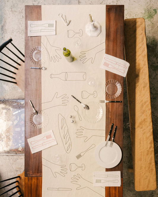 Beaucoup de Mains Table Runner