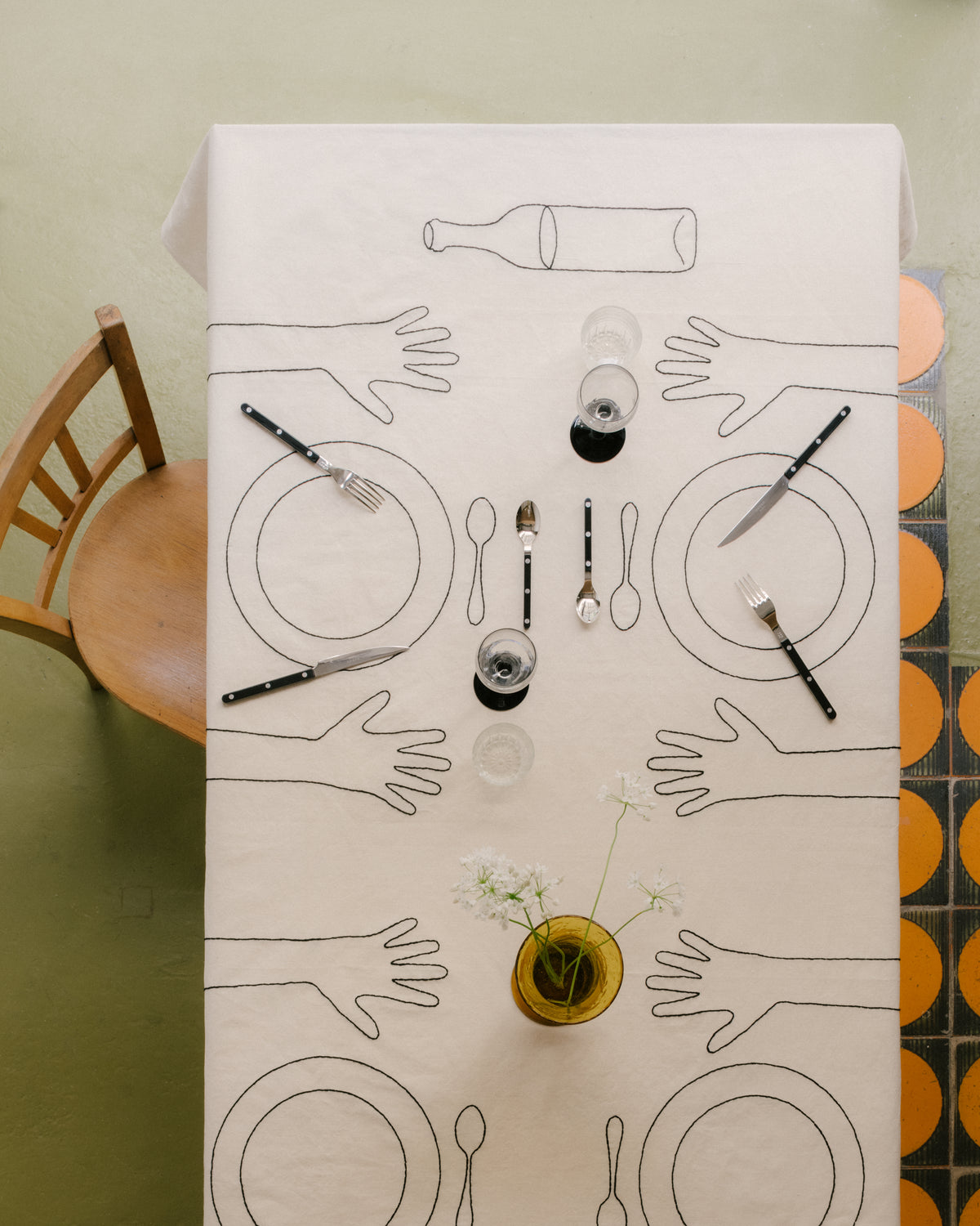 Mains Sur La Table Tablecloth