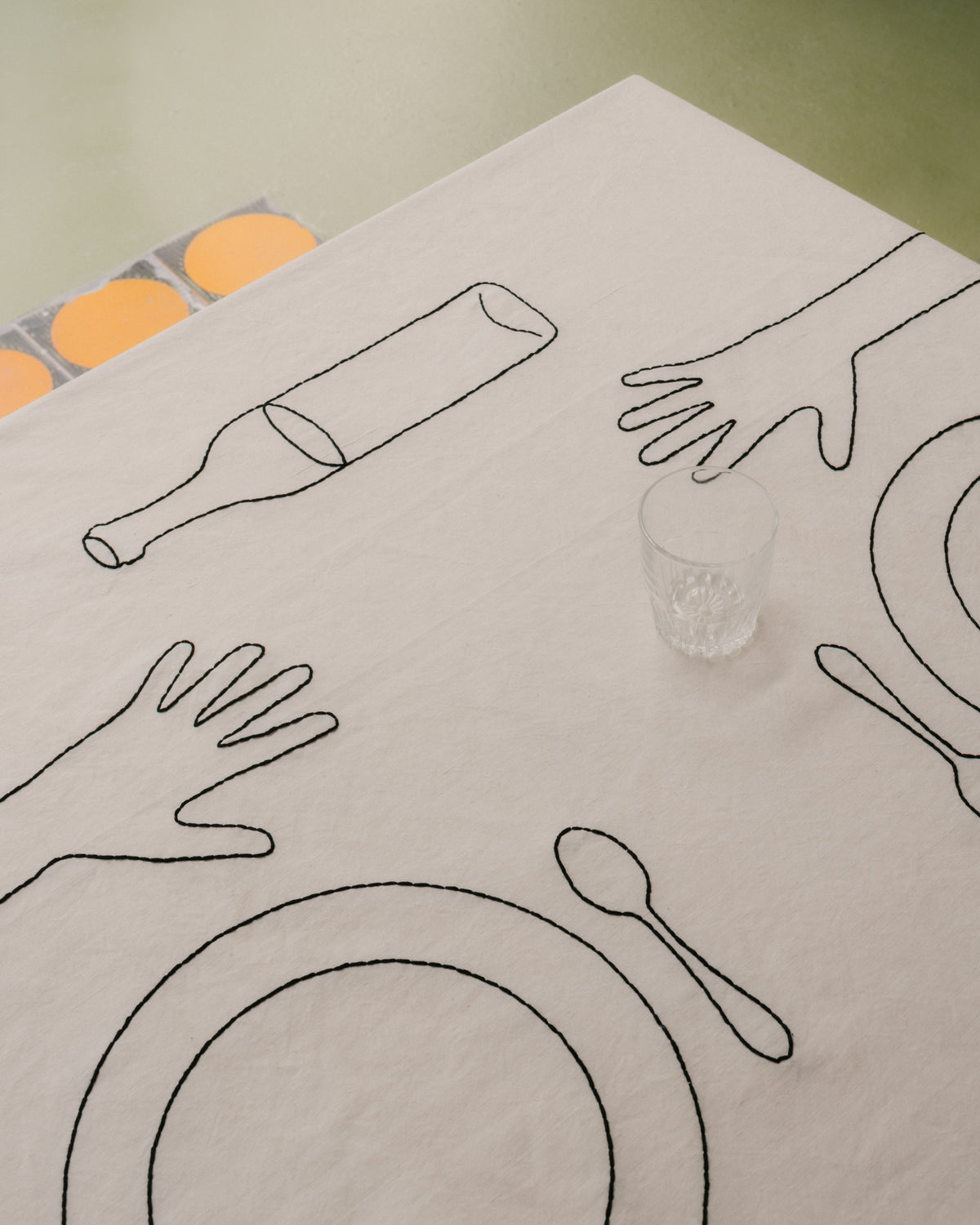 Mains Sur La Table Tablecloth