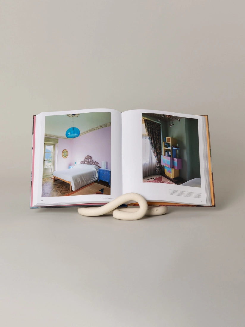 Lumbra Book Stand